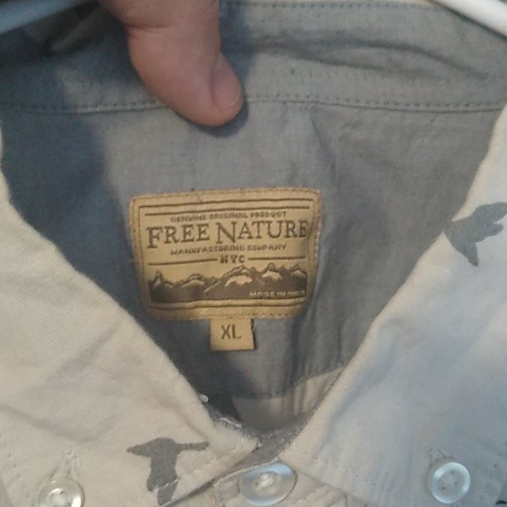 Free nature button down - Picture 3 of 4